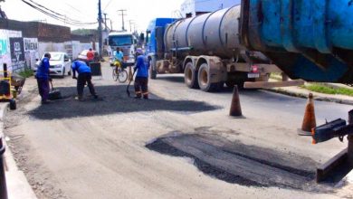 Photo of Operação tapa-buraco: Benedito Bentes recebe manutenção em ruas e avenidas