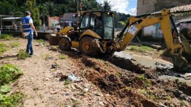 Photo of Limpeza de canal beneficia comunidade no bairro Santo Amaro