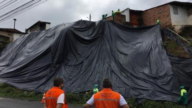 Photo of Defesa Civil de Maceió substitui lonas em área de risco na Chã de Jaqueira