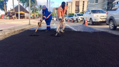 Photo of Infraestrutura leva operação tapa-buraco para os bairros Petrópolis, Pajuçara, Ponta Verde e Jatiúca