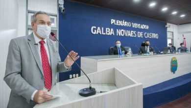 Photo of Prefeito em exercício Ronaldo Lessa discursa na Câmara e defende diálogo e respeito entre poderes