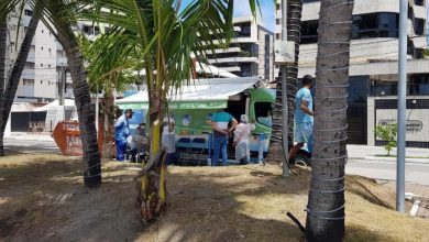Photo of Saúde vacina maceioenses contra a Covid-19 e visitantes no CAT móvel na Ponta Verde