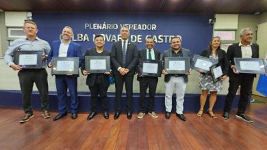 Photo of HOMENAGEM – Sessão solene homenageia personalidades com atuação pública e o Centro Educacional Jorge de Lima