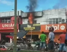 Photo of incêndio causado por fritadeira em lanchonete em União dos Palmares assusta clientes e funcionários