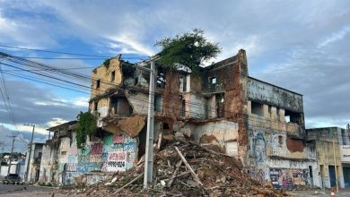 Photo of Prédio que desabou parcialmente no Jaraguá começa a ser demolido