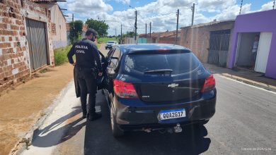 Photo of Homem é preso com carro roubado e placa clonada em Arapiraca, AL